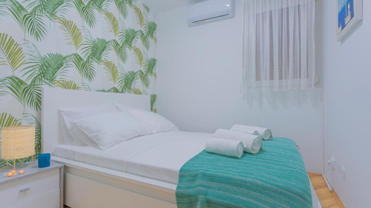ספליט New Delux Green Garden Apartment With Hotube **** מראה חיצוני תמונה