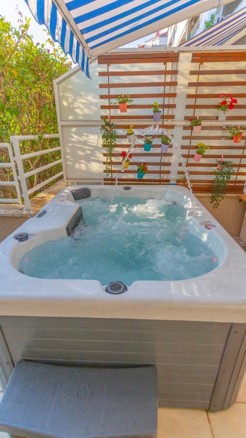 ספליט New Delux Green Garden Apartment With Hotube **** מראה חיצוני תמונה