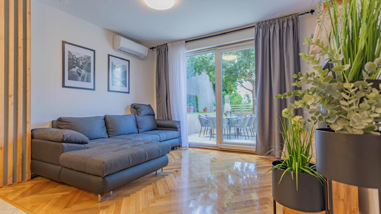 ספליט New Delux Green Garden Apartment With Hotube **** מראה חיצוני תמונה
