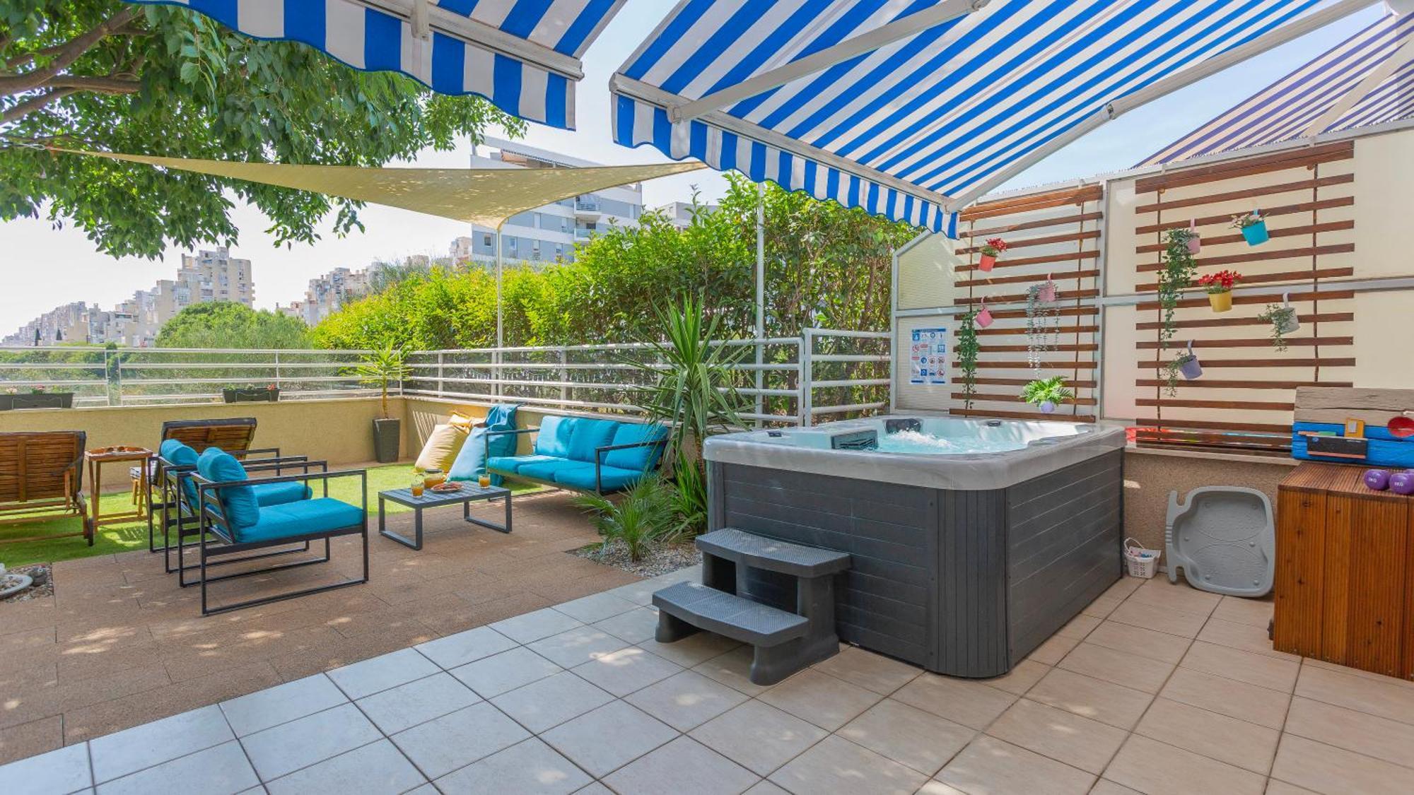 ספליט New Delux Green Garden Apartment With Hotube **** מראה חיצוני תמונה