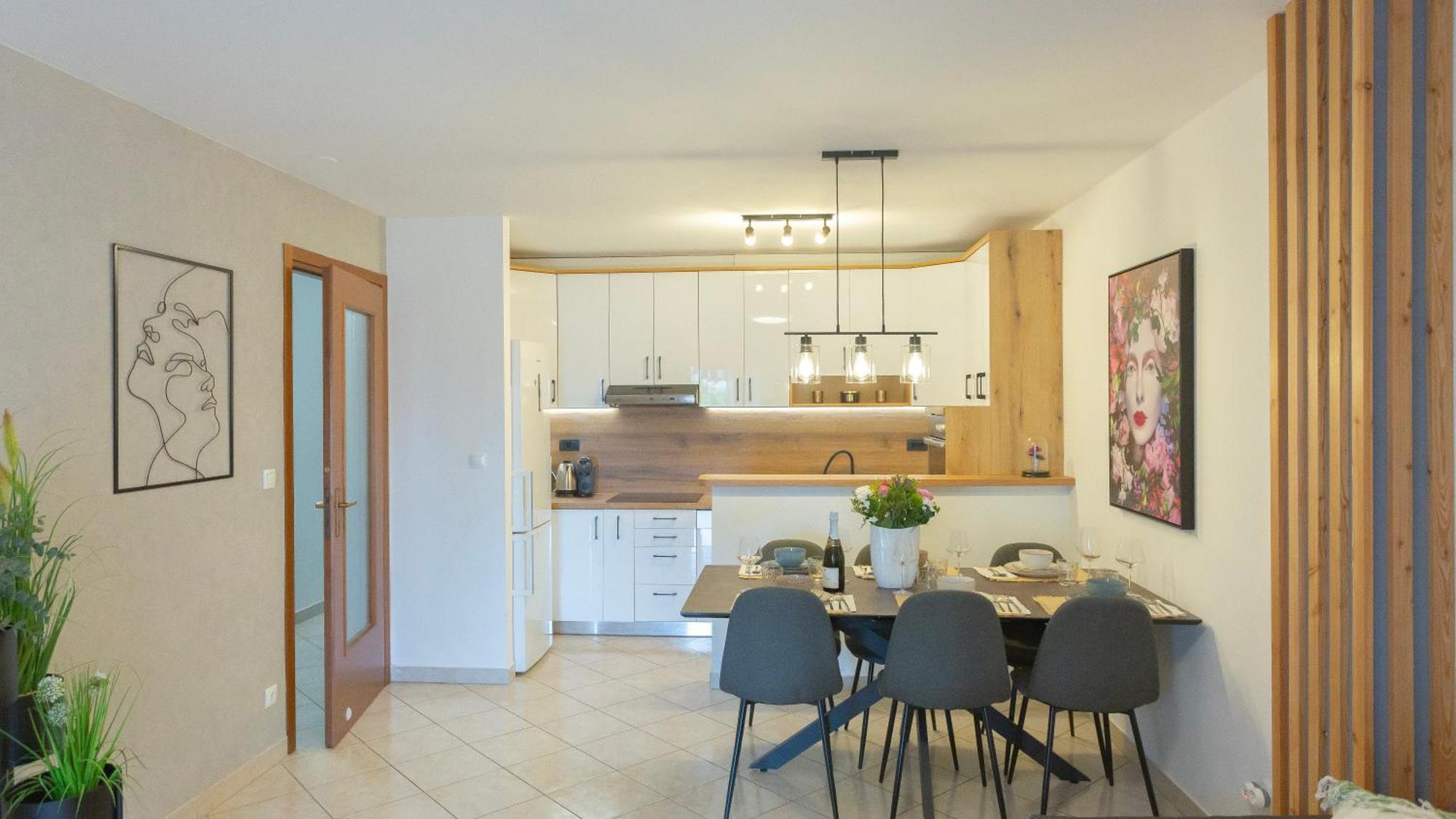ספליט New Delux Green Garden Apartment With Hotube **** מראה חיצוני תמונה