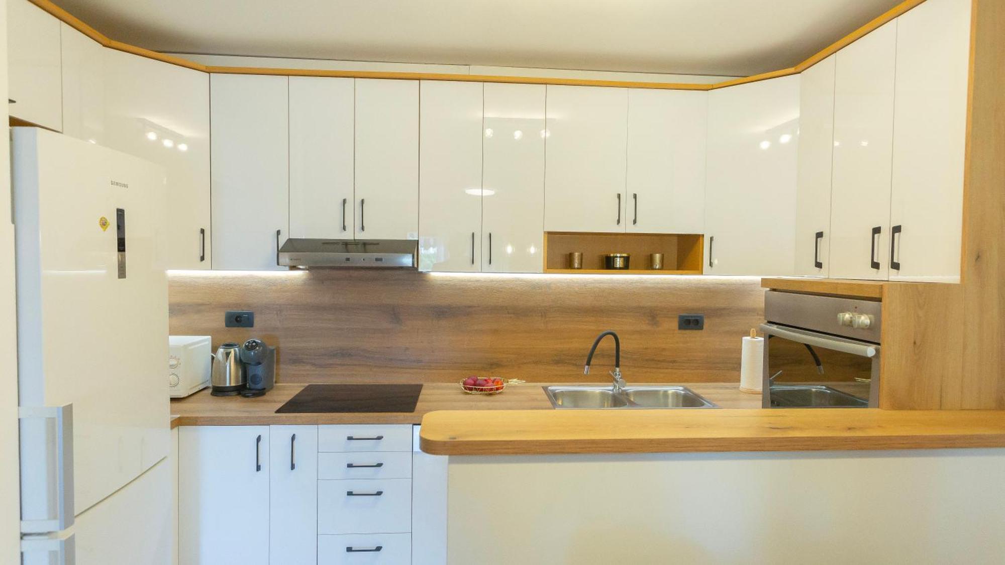 ספליט New Delux Green Garden Apartment With Hotube **** מראה חיצוני תמונה