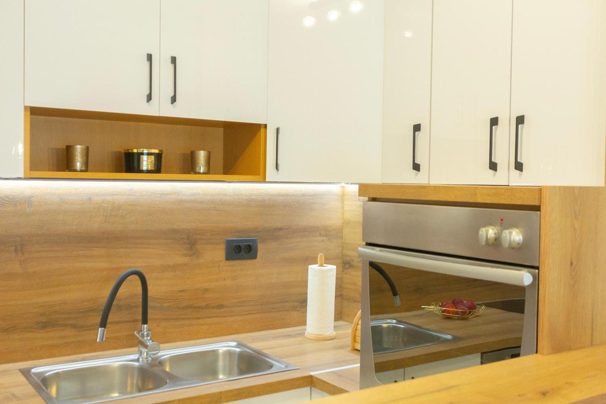 ספליט New Delux Green Garden Apartment With Hotube **** מראה חיצוני תמונה