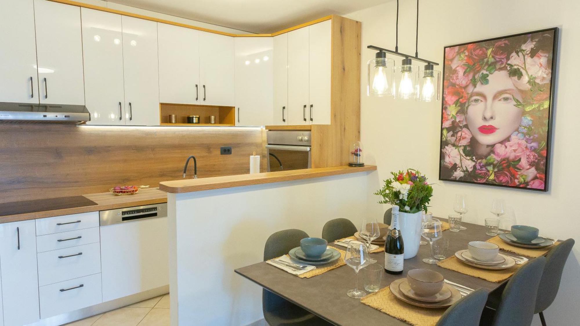 ספליט New Delux Green Garden Apartment With Hotube **** מראה חיצוני תמונה